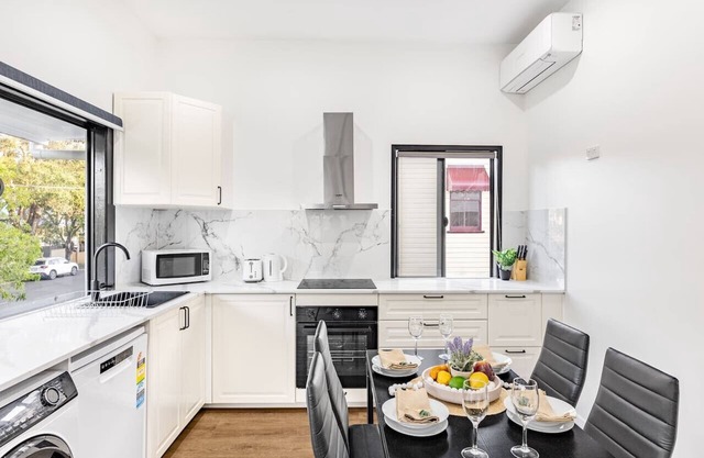 Affordable 2BR Unit @ CBD near Stadium/River/Mall