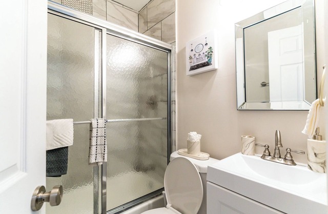 Affordable and Comfortable Stay in DC with Dedicated Parking Space