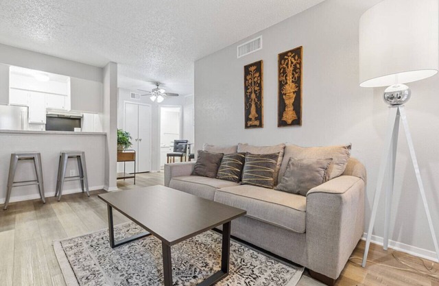 AFFORDABLE & COZY ONE BEDROOM APARTMENT!