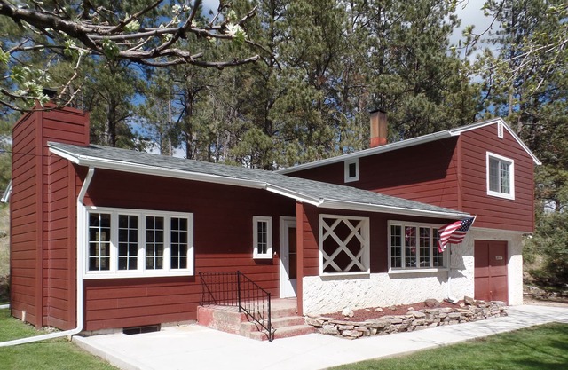 Affordable, Family Friendly, Charming 2 Bedroom Home In The City Of Custer.