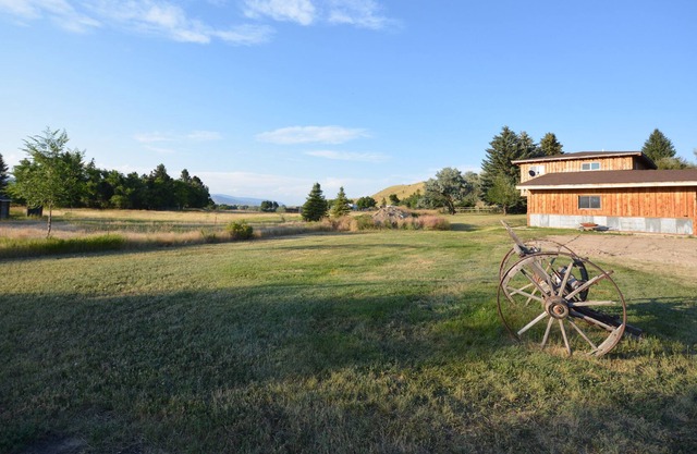 Affordable newly constructed apartment, walking distance to Yellowstone River