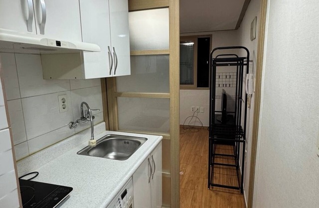 Affordable Single Room in Seoul - 5 minutes to the subway station