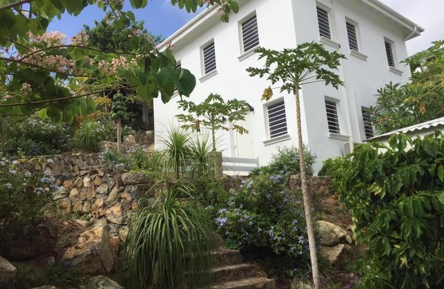 Affordable 2B and 2B Cottage in Dawn Beach area