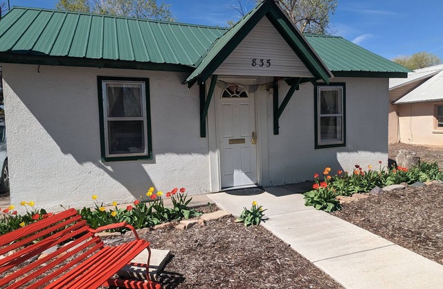 AG House for Sport Recreaters, Walker/Wheelchair ♿, Pets, Work/Write Remotely.