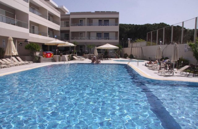 Agela Hotel & Apartments