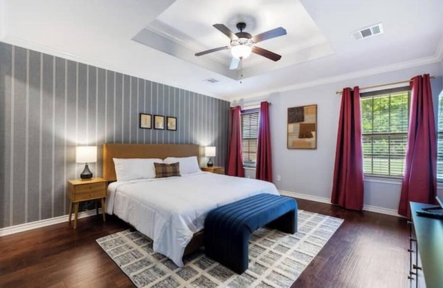 Aggie Escape 4BR+Fire Pit + Yard Games Near A&M