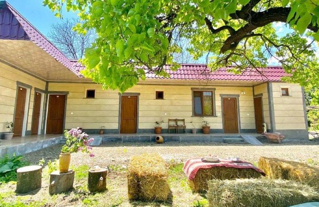 Aghasu Tun B&B