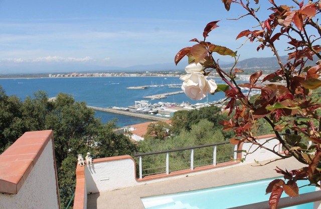 Agi Villa Poncella Casa for rent in Roses Girona.
