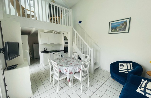 Agréable pavillon 6 personnes dans résidence avec piscine (009)