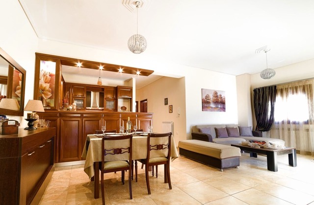 Agria Lux Apartment at the entance of Pelion Mountain, next to Volos city