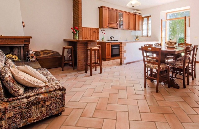 Agriturismo Lisciano Niccone, with pool and spa, Apartment Ceraso