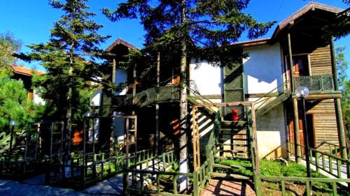 AHŞAP PARK HOTEl