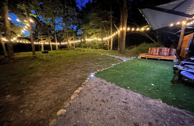 “Ah Private Hideout” with AC and Hot Tub in Buckhannon - 4 beds for a cozy stay