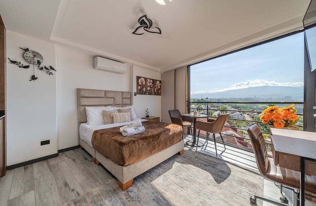 |Ahead| Panoramic Loft with parking and AC