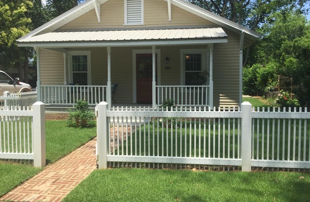 Aiken's Busy Bee Cottage Awaits!