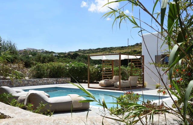 Aiolos - Villa with private pool and jacuzzi
