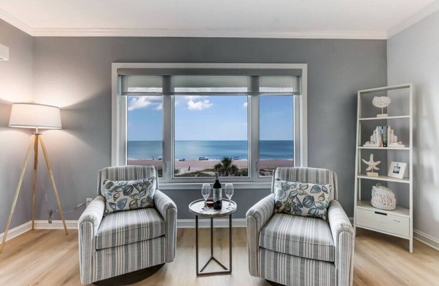 AIP RESORT,2 OCEANFRONT BEDROOMS AND BALCONIES , STEPS TO THE BEACH AND THE POOL