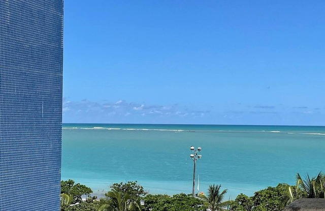 Air-conditioned apartment on the seafront of Pajuçara Beach