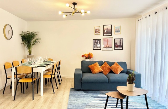 Air-conditioned house & parking 15 minutes from Paris