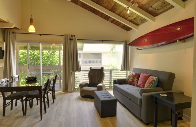 Air Conditioned Upstairs Condo with full kitchen, pool, wifi, walk to beach.