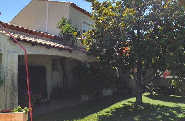 Air-conditioned villa 120 m² with swimming pool 5 minutes from the beach