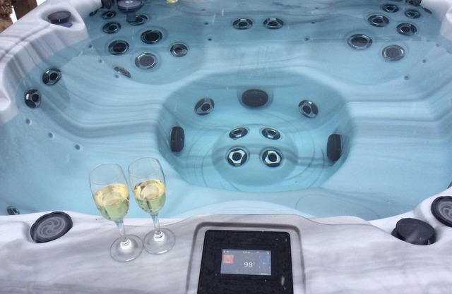Air conditioned10 minutes to Charlottetown Hottub/private yard Families/couples