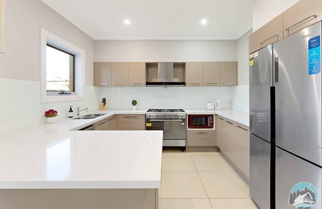 Aircabin - Kellyville - Sydney Cozy - 4 Beds House