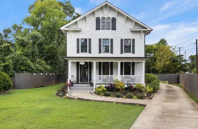 Airport Cottage