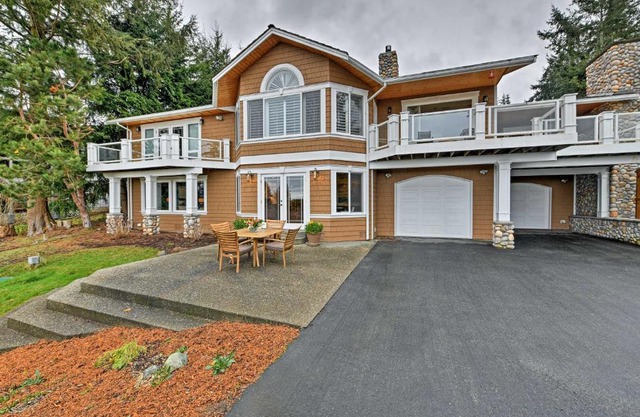Airy Home Near Anacortes with San Juan de Fuca Views