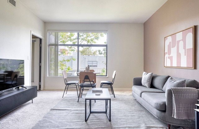 Airy San Jose 2BR w/Sauna, Pool & Games, nr Groceries, by Blueground