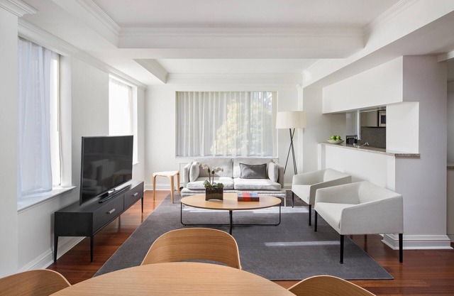 AKA Residences Newly Renovated Suite w/Elegant Decor - Access to Gym & Pool