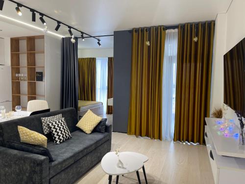 Akay-City-Gold-by "RNB estate"