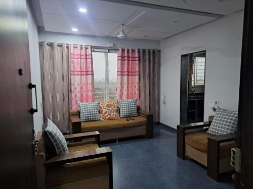 AKSHAY HOMESTAY SERVICE APARTMENT