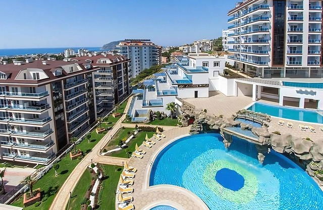 alanya fully furnished 2+1 110 m2 2bathrooms+pools+gym&more