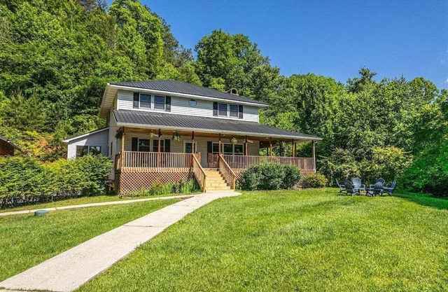 Alarka Creek Farmhouse