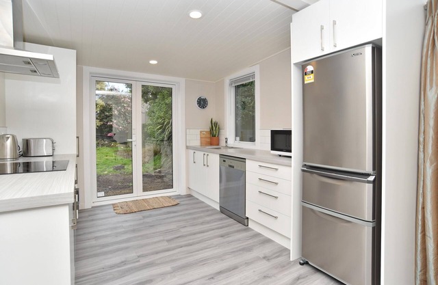 Albemarle Villa - 3 bedroom Classic Villa - handy location
