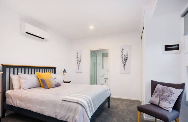 Albury Yalandra 