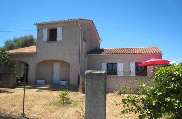 ALERIA, 115m2 house - sleeps 7 max - 4 bedrooms - sea 5mn by car (4km)