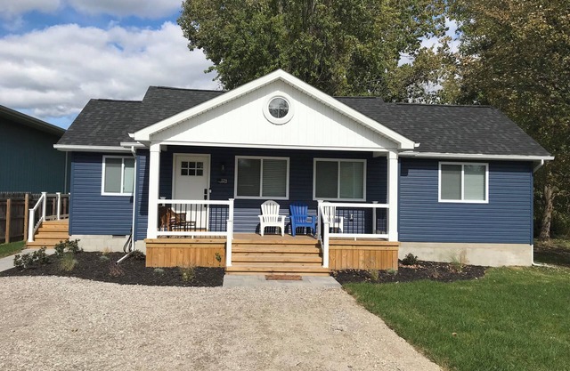 Algonac Harbour House