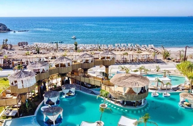 Alia Beachfront Suites and Spa