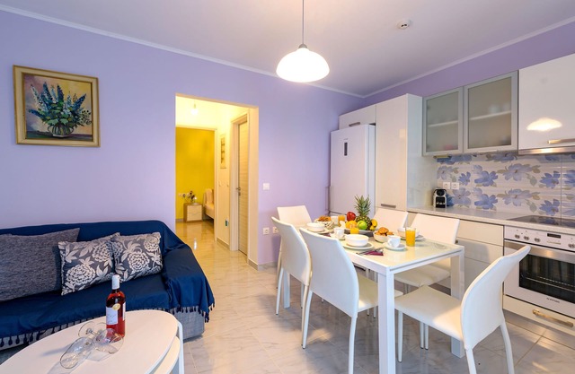Alisahni Suite Brand New 70m from the beach
