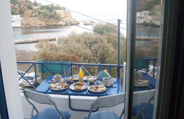 Alkistis Cozy By The Beach Apt In Ikaria Island, Therma 1st Floor