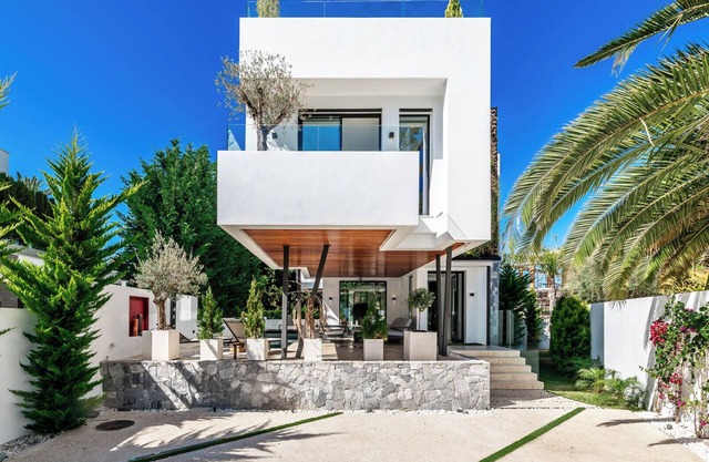 All About Villa Sorolla