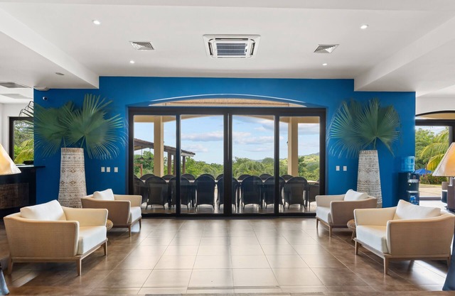 All-Inclusive 8-BR Luxury Ocean-View Villa – Groups & Meal Plans