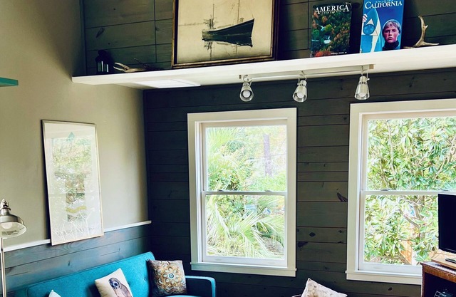 All Season Comfort at the Carriage House in Wilmington. Booking now for Winter !