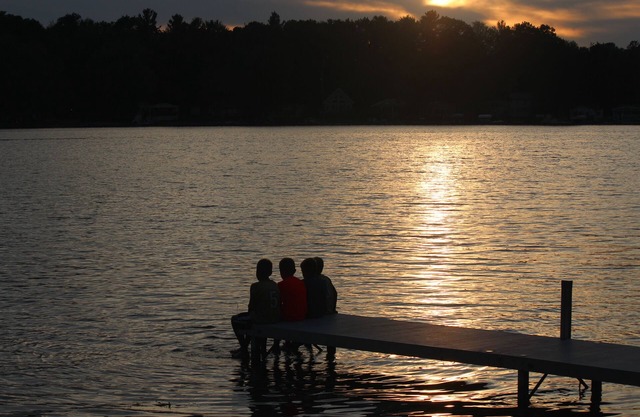 All Sports Lake Cottage (255 Acre Lake). Completely Renovated. Cable, Wifi