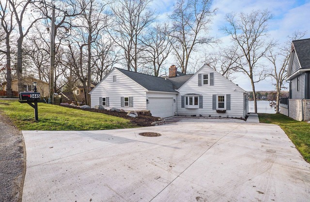 All-sports Maceday Lake relaxing retreat. Recently updated & fully furnished!