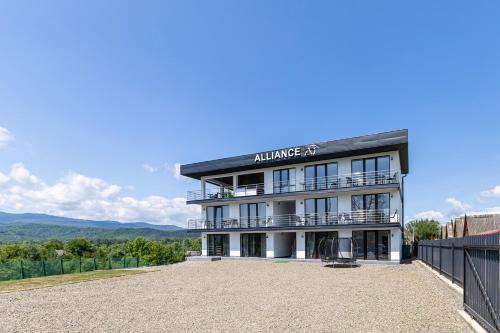 ALLIANCE Hotel NEW 2025 -Breakfast and pool included
