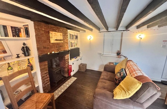 Alma Cottage - Romantic Retreat w/Log Burner
