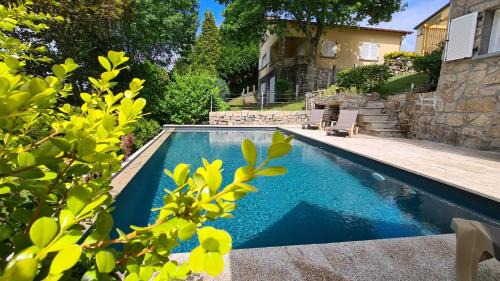 Alma Invicta Padrões I (w/Private Swimming Pool)